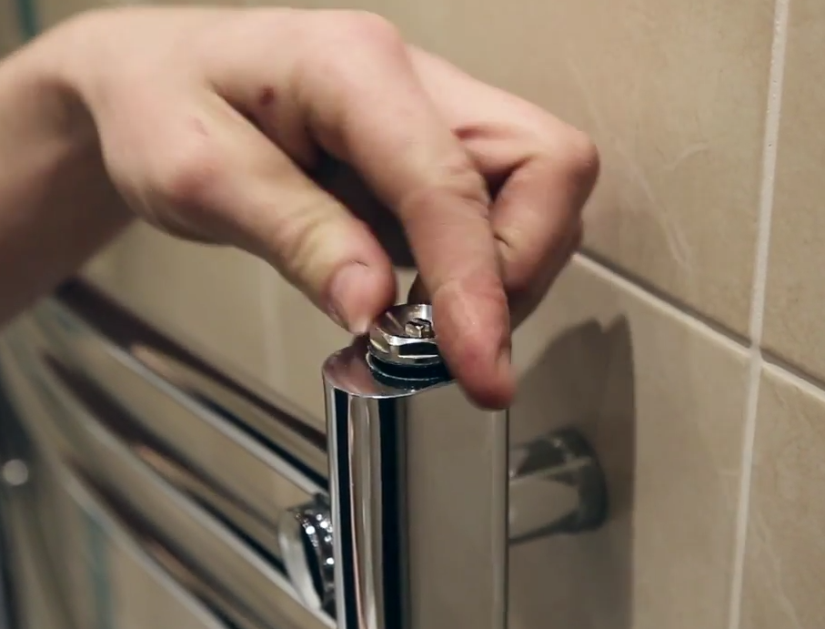 Fill Pressurised Boiler_1_Remove Air Vent