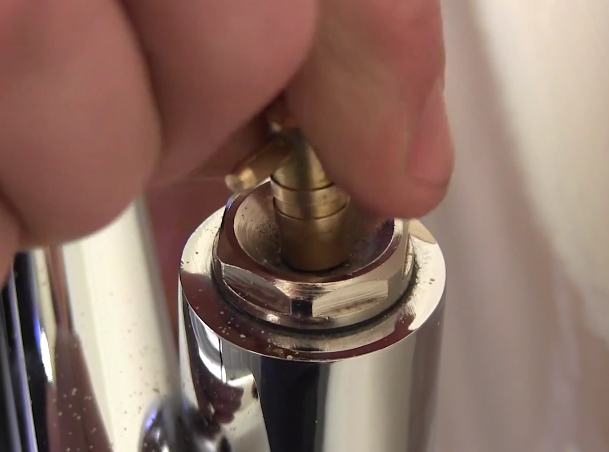 Remove HTR for Decorating_7_Bleed Radiator