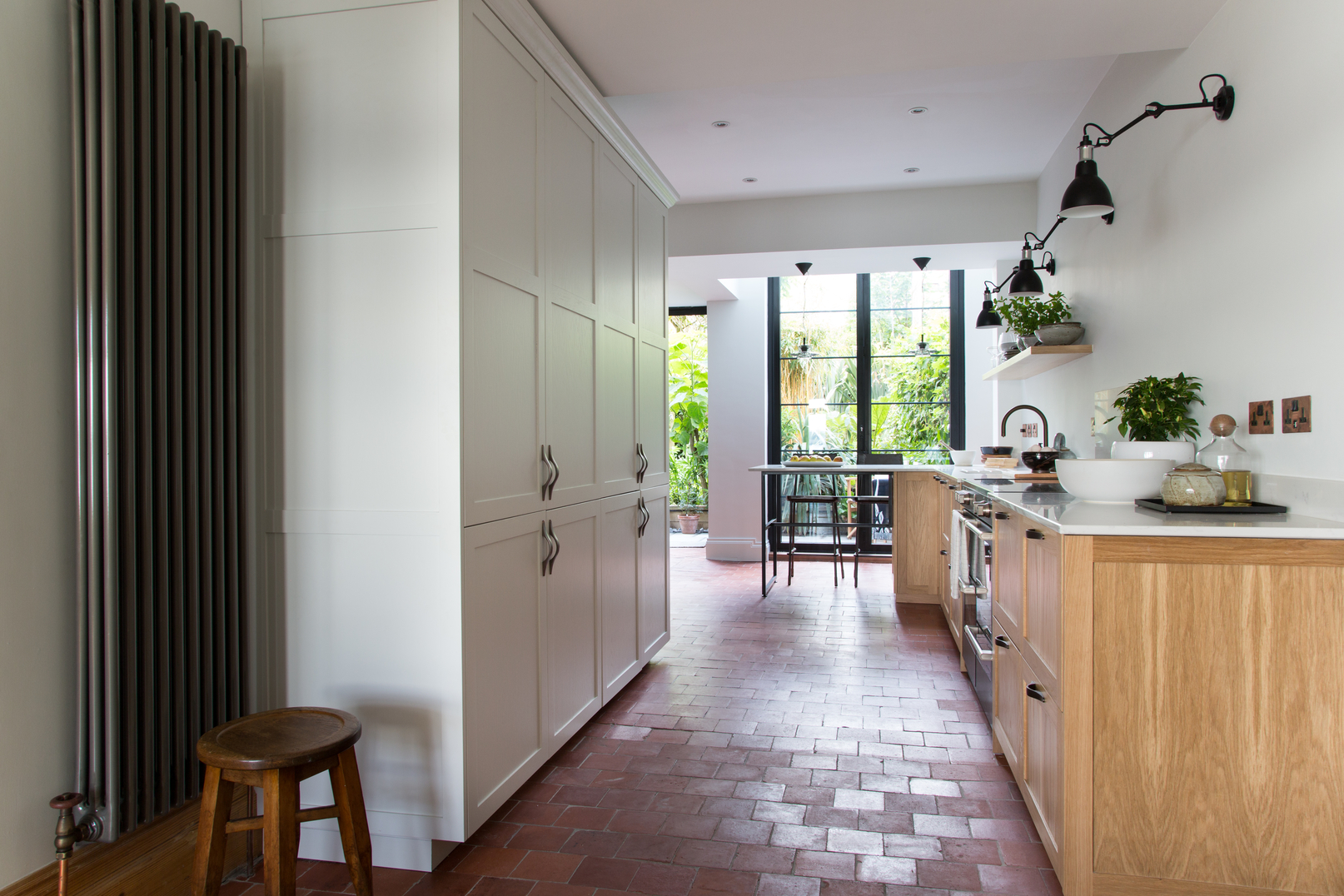 Webp.net-resizeimage (16) white kitchen with vertical radiator