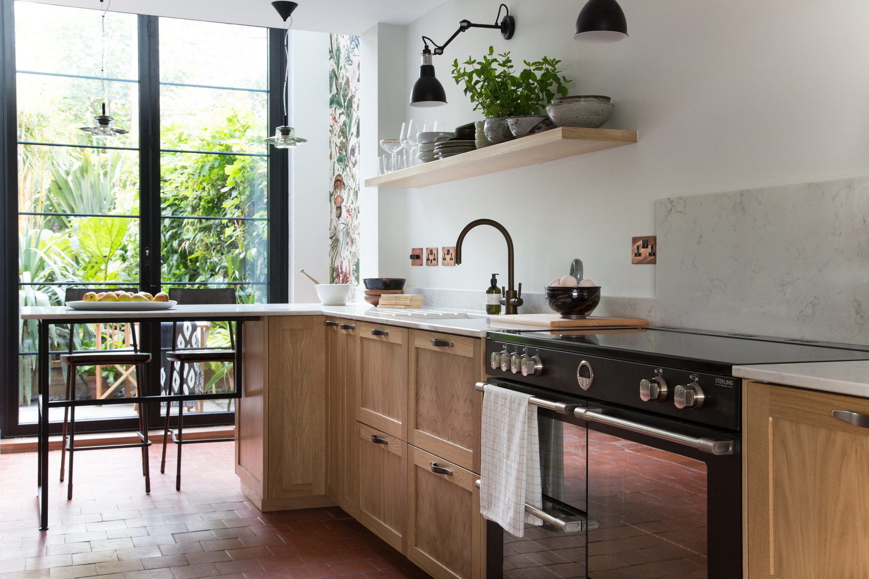 Webp.net-resizeimage (27) white kitchen with a garden view